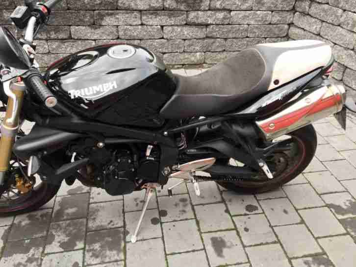 Triumph Streettriple