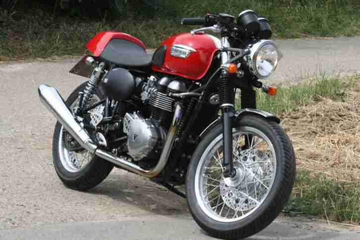 Triumph Thruxton (Bonneville, Cafe Racer) BJ. 2012 mit vielen Extras