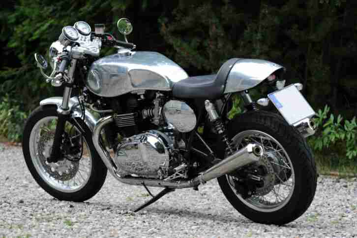 Triumph Thruxton Cafe Racer - MIKUNI Vergaser etc