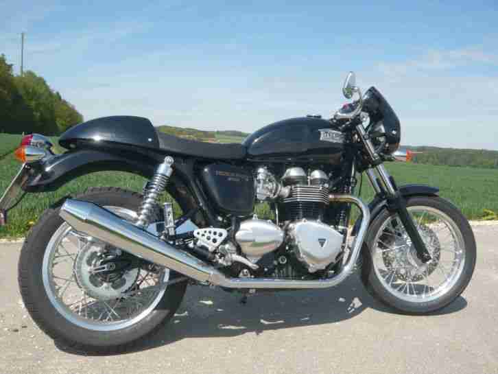 Triumph Thruxton, Naked Bike, schwarz, Modell 2015, 850 Km, 68 PS, 865cm3