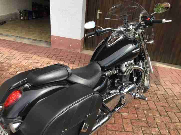 Triumph Thunderbird 1600 ABS Cruiser 27.504 km, Erstzulassung 10/2009 Schwarz