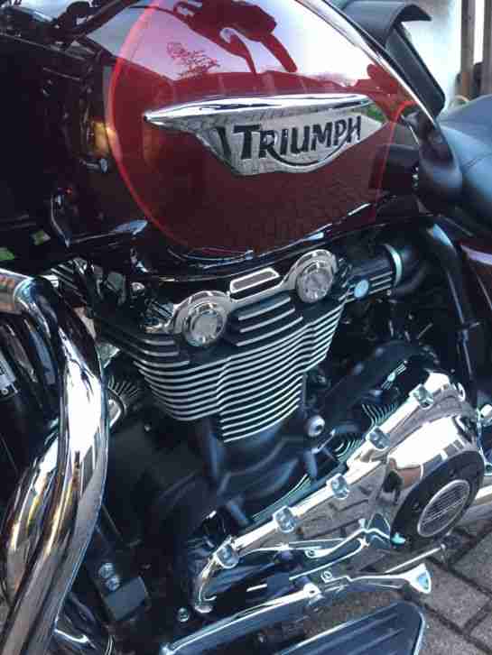 Triumph Thunderbird Commander