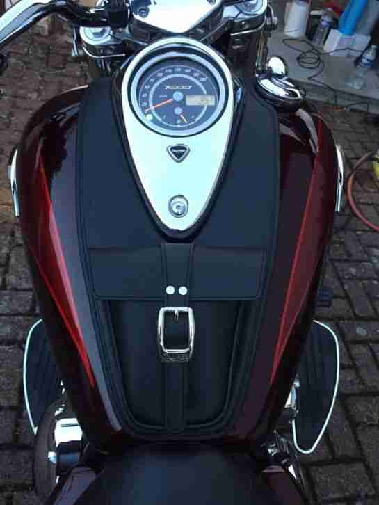 Triumph Thunderbird Commander