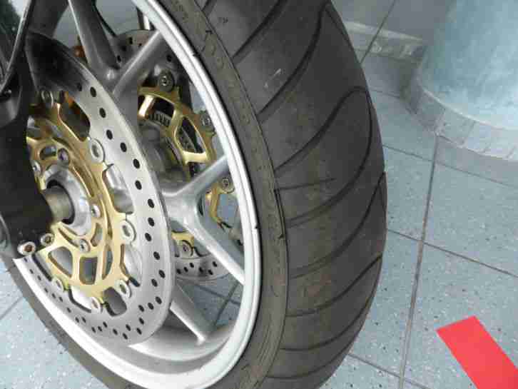 Triumph Tiger 1050 ABS erst 5.995km Top-Zustand