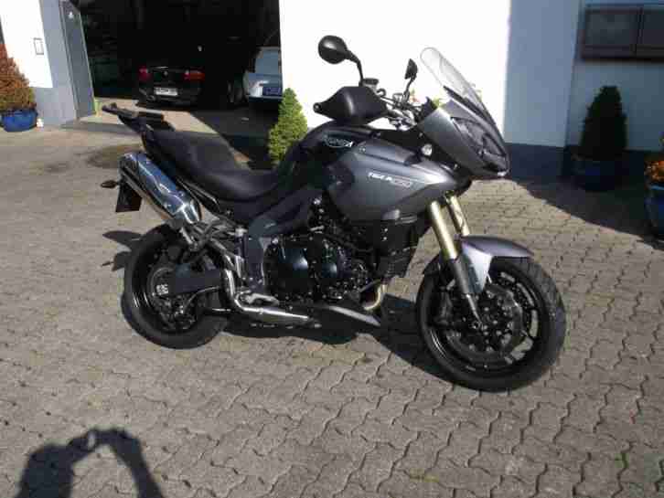 Triumph Tiger 1050 SE mit ABS und Koffer