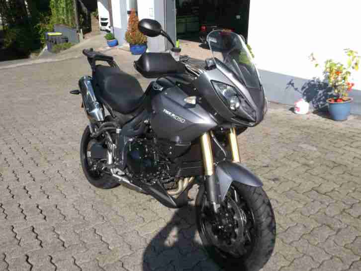 Triumph Tiger 1050 SE mit ABS und Koffer