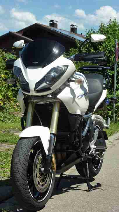 Triumph Tiger 1050 "SW-Motech" Top Z. mit Zubehör zum abwinken a.W