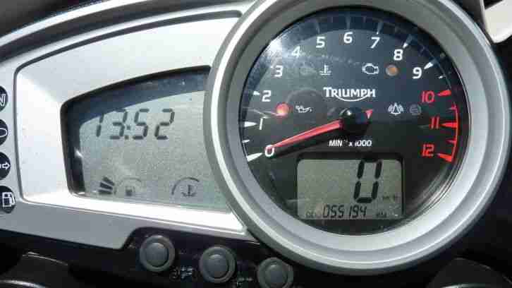 Triumph Tiger 1050 "SW-Motech" Top Z. mit Zubehör zum abwinken a.W