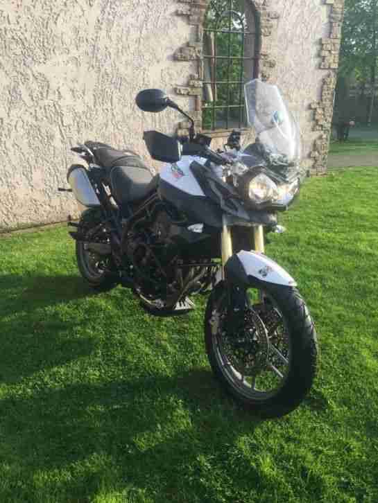 Triumph Tiger 800 !!!!wie neu!!!