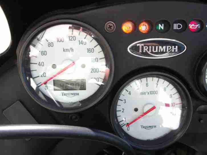 Triumph Tiger 955i mit Speichenräder