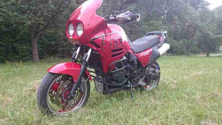 Triumph Tiger T400 SuMo Umbau mit BOS Anlage und Wilbersfahrwerk