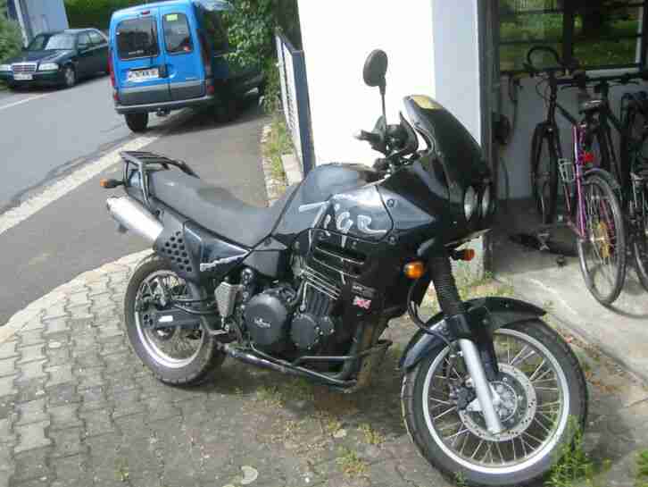 Triumph Tiger T400