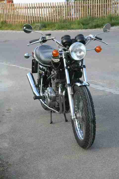 Triumph Trident T