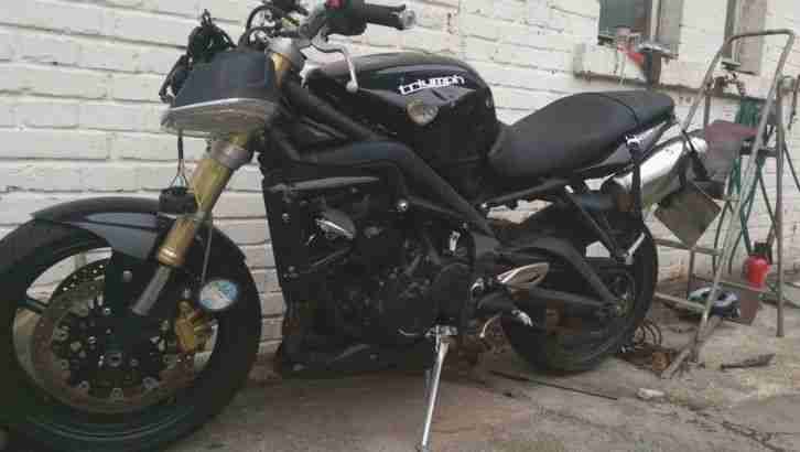 Triumph Trippel Speed 675 bj 2012 Unfall Motorrad