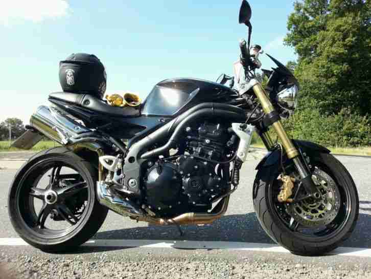 Triumph speed triple 1050