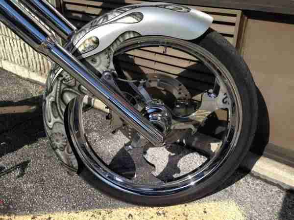 ULTRA MOTORCYCLES CUSTOM CHOPPER S&S 113cui 125PS GIGER AIRBRUSH EINZELSTÜCK TOP