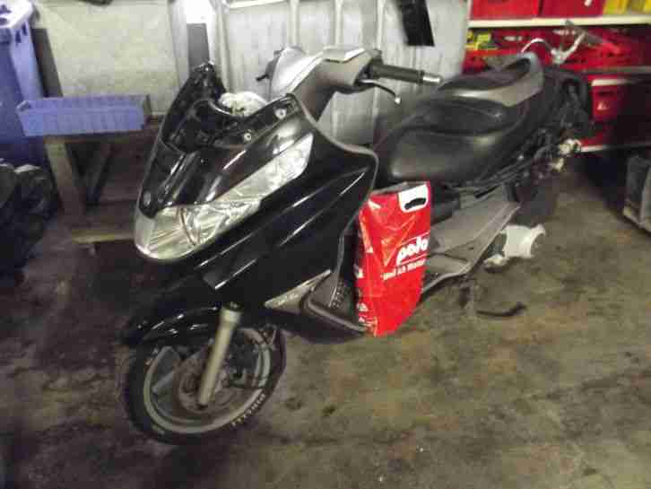 Unfall Piaggio X8 125ccm Bj. 2004 läuft