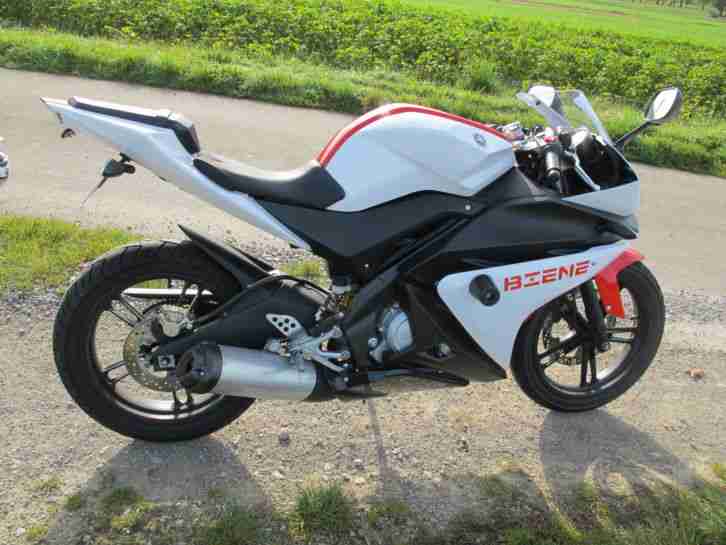 Unfallfreie, sehr gepflegte Yamaha YZF-R125