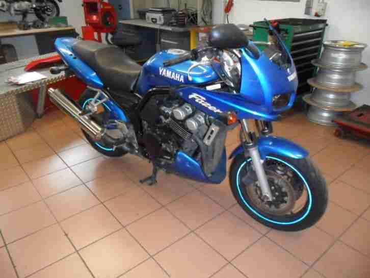 Unfallmotorrad Yamaha FZS 600 Fazer RJ02 Bj 01 Gabel Räder Amaturen Tank io.