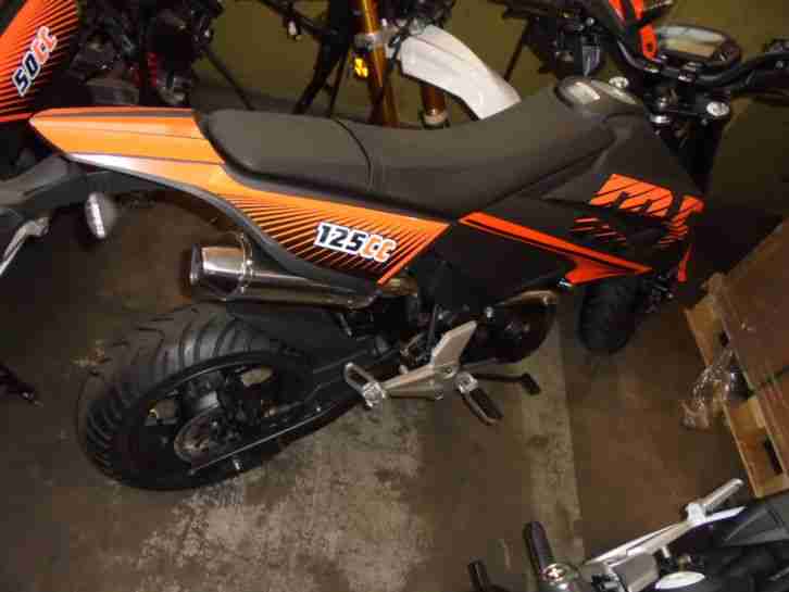 Urban M5 125 EFI Minibike