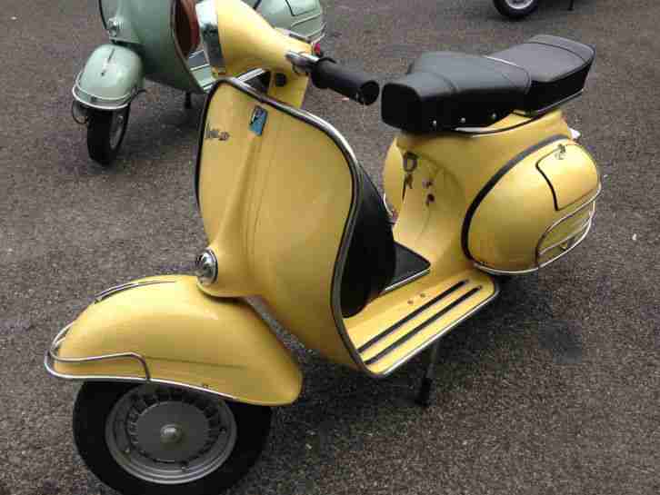 VESPA ROLLER MIT TRANSPORT LACKSCHADEN PIAGGIO 150CC