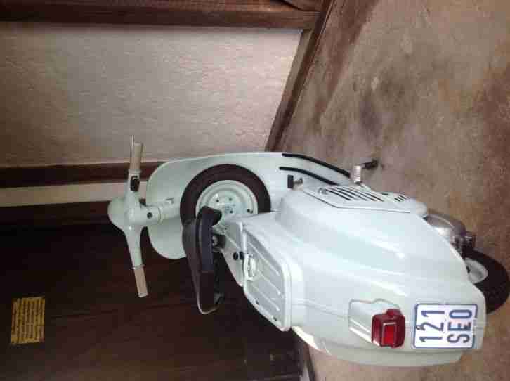 VESPA SPORTELLINO PICCOLO 50N PRIMA SERIE COLORE: VERDE ACQUA MARINA ORIGINALE