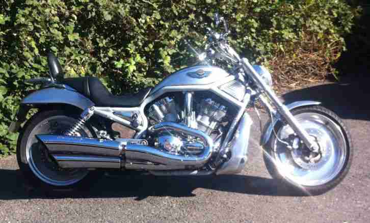 VRSCA V-ROD, Jubileums Modell "100 Jahre Harley Davidson" 32172 Km.