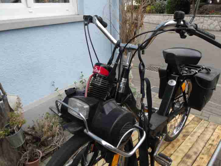 Velo Solex 3800 mit Service/Partyanhänger.