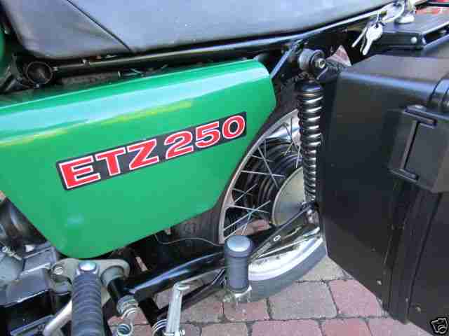 Verkaufe MZ ETZ 250 ccm Top Original- Zustand, mit SET Pneumant Koffer