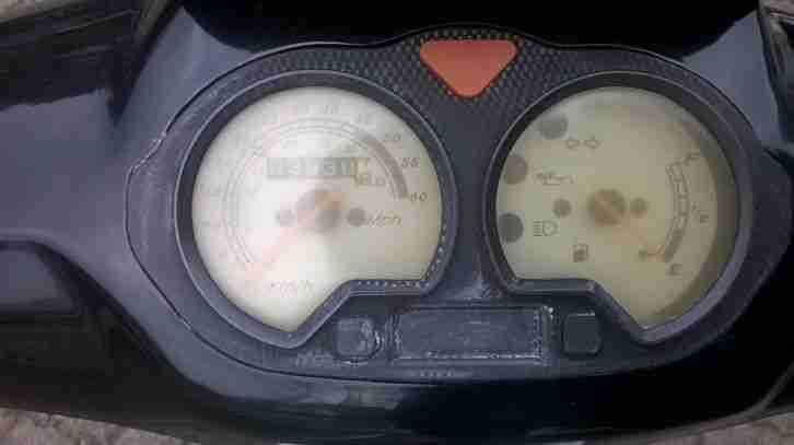 Verkaufe Roller der Marke Guoben 50 ccm.KM3930 unfallfrei.