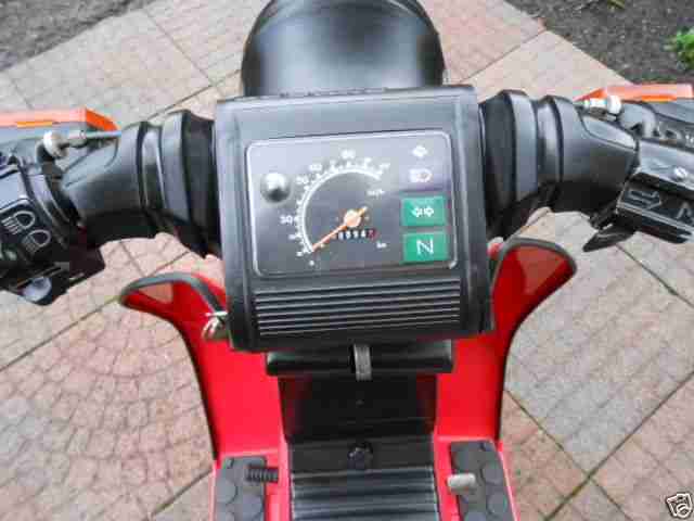 Verkaufe Simson Roller SR 50 im Original guter Zustand. Sofort Fahrbereit.