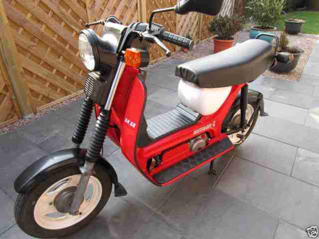 Verkaufe Simson Roller SR 50 im Original guter Zustand. Sofort Fahrbereit.