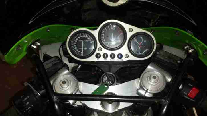 Verkaufe eine ZX9R Baujahr 1995