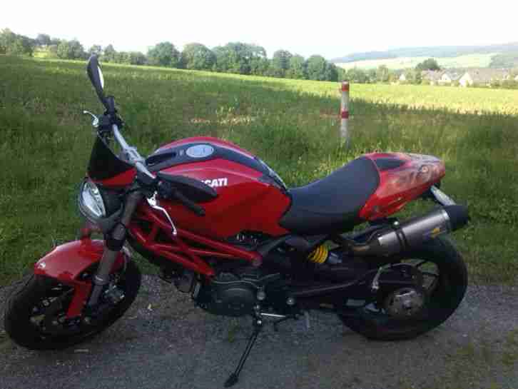 Verkaufe sehr gepflegte Ducati Monster 796 neuwertig
