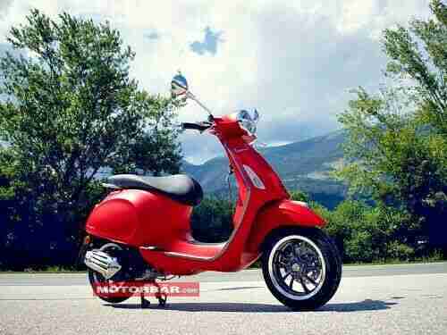 Vespa 50 Primavera S Rosso Profondo matt mit LED Scheinwerfer / Netto € 2332,-