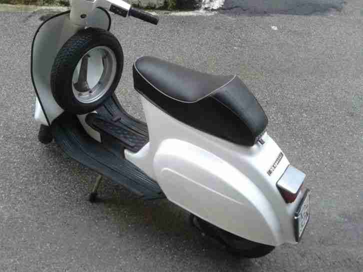 Vespa 50 cc Special Jahr 1970 restauriert mit neue motor