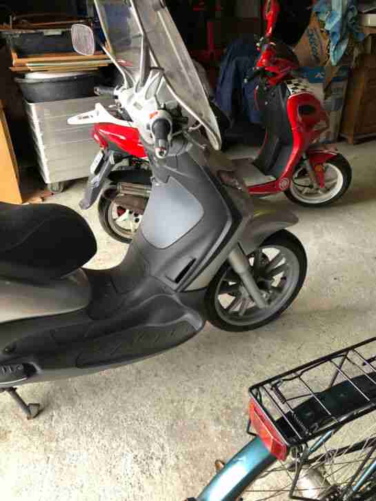 Vespa Beverly 200 cm mit 3 Koffern