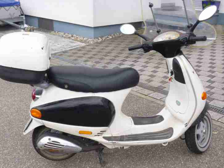 Vespa ET 2 Piaggio 50ccm Erstzulassung 2001 mit Reparaturbedarf