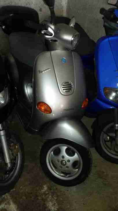 Vespa ET4 125, 3114 km erst runter Tüv bis 03/2015