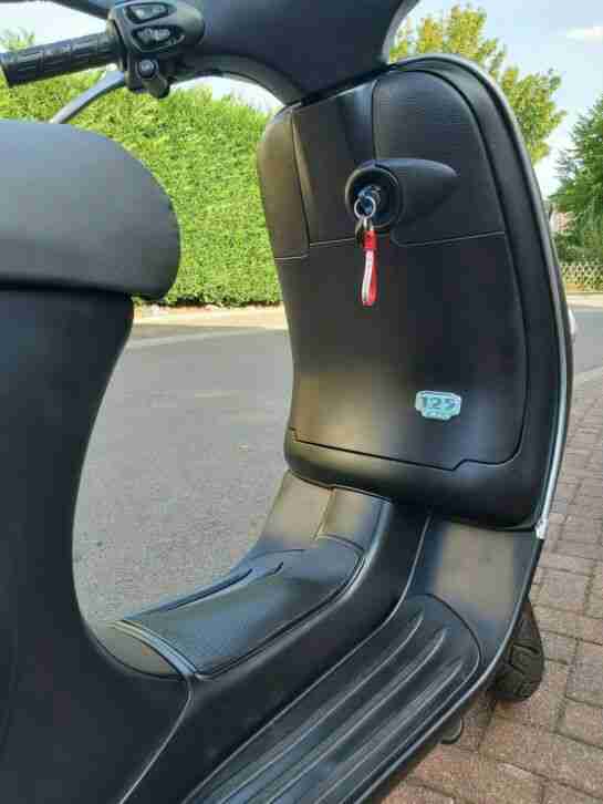Vespa ET4 125 M19 Black