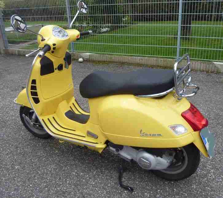 Vespa GTS 250 ie in der seltenen Farb gelb lime, Sportauspuff wenig km!