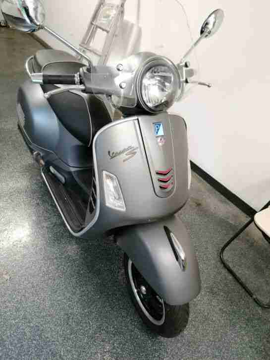 Vespa GTS Super Sport 300 - Matt grau