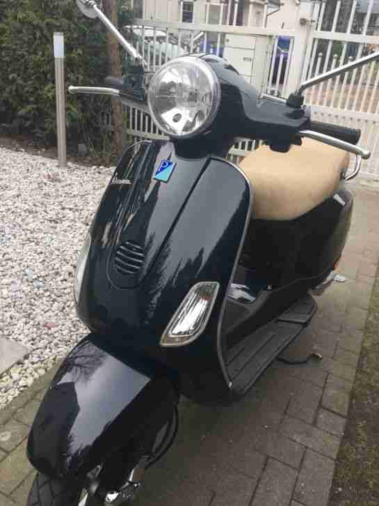 Vespa LX 50 schwarz Berlin Piaggio Roller