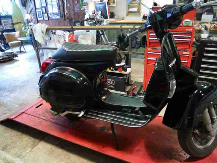Vespa PX 80 Schwarz mit eingetragenen 125ccm Motor