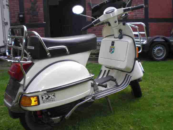 Vespa PX80/P80X E Lusso,Bj.86,von Opi,sehr sehr gepflegt,kein Rost,Top Zustand!!