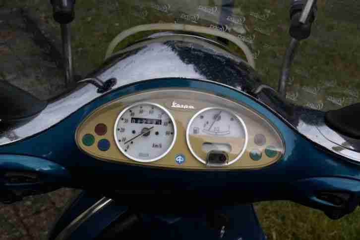 Vespa Piaggio ET2 50 ccm Roller Scooter Technisch Top mit Original Windschutz