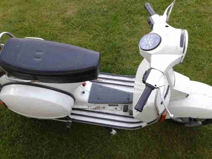 Vespa Piaggio P200E ähnlich PX200E