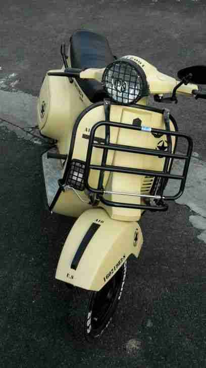 Vespa Piaggio PK 50 XL Militairy Motorroller Roller Scooter Moped 50er mit Helm