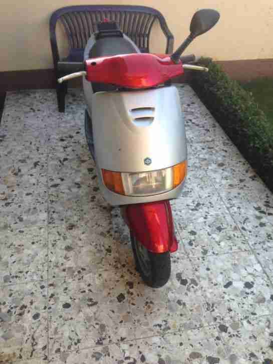 Vespa RST sfera 50er Roller mit