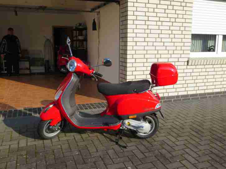 Vespa Roller LX 50 2T rot - nur 700 km